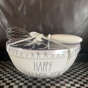 New Rae Dunn “HAPPY HALLOWEEN” Mixing Bowl with Whisk